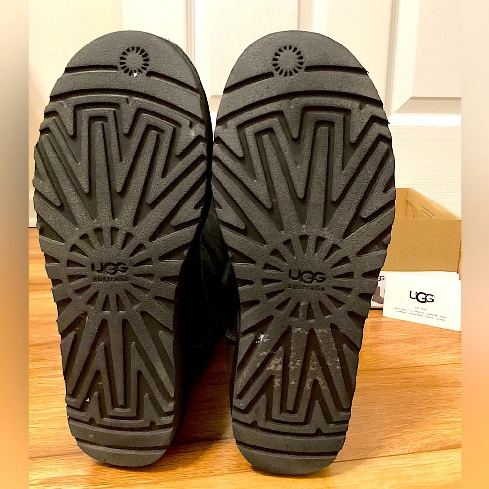 UGG Classic Tall Boots, Black, Size 8, Barely Worn - Picture 6 of 8